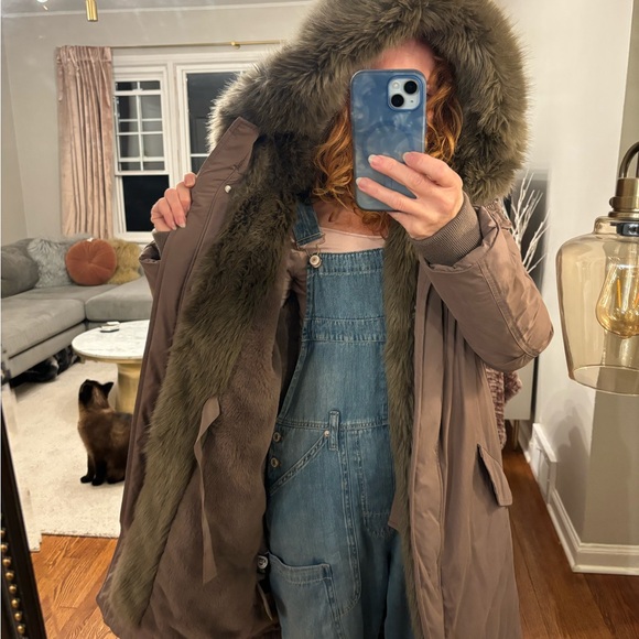 Aritzia Mont Blanc Parka - Picture 3 of 8